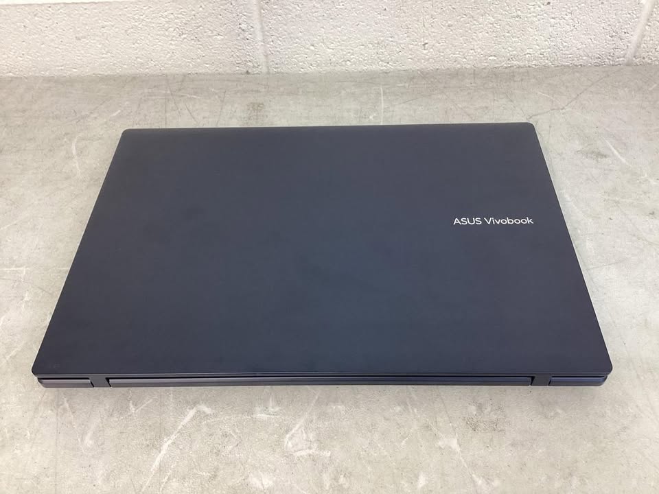 ASUS Vivobook 18” WUXGA 144Hz Laptop | AMD Ryzen 7 | 32GB RAM | 1TB SSD