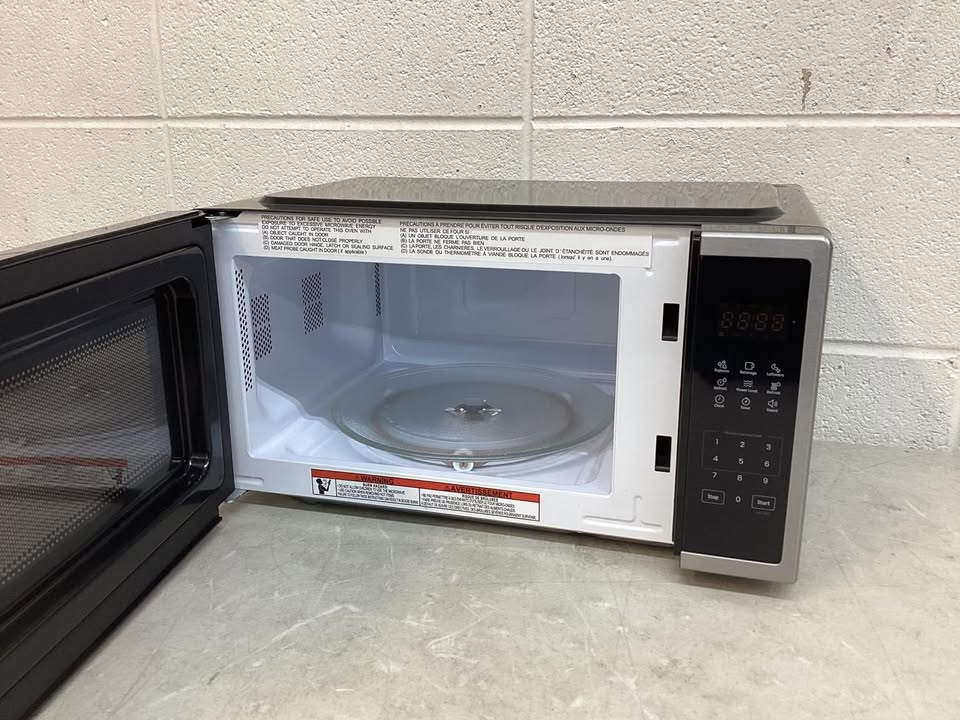 Chefman - Countertop Microwave Oven 0.7 Cu. Ft., 700W, 3 Presets, & 10 Power Levels – - Stainless Steel