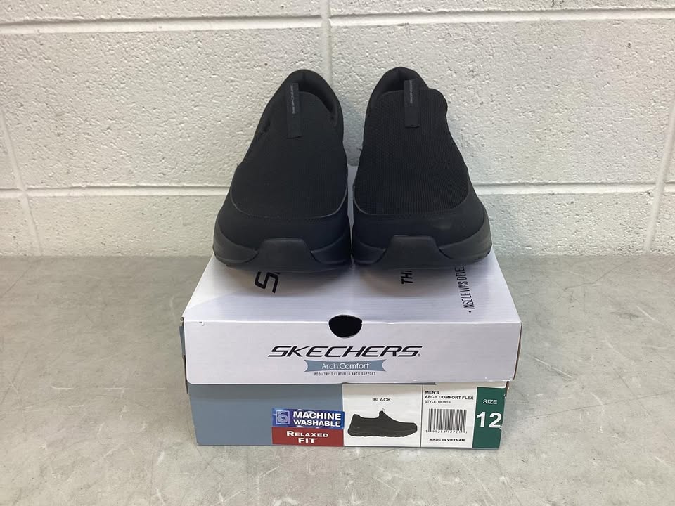 Brain new Skechers Men's Arch Comfort Flex Sneaker, Size 12