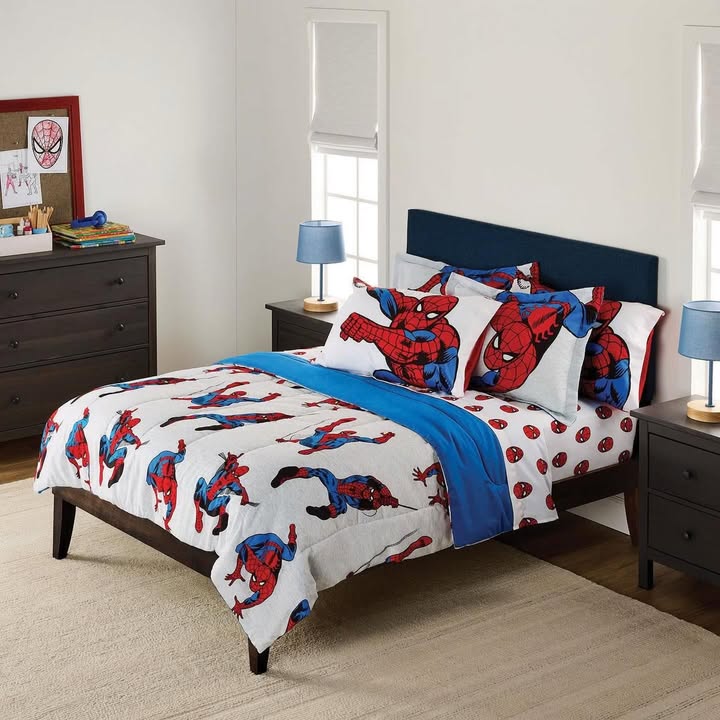Spiderman Kids Bed-in-a-Bag, Full Size, 7 Piece Set