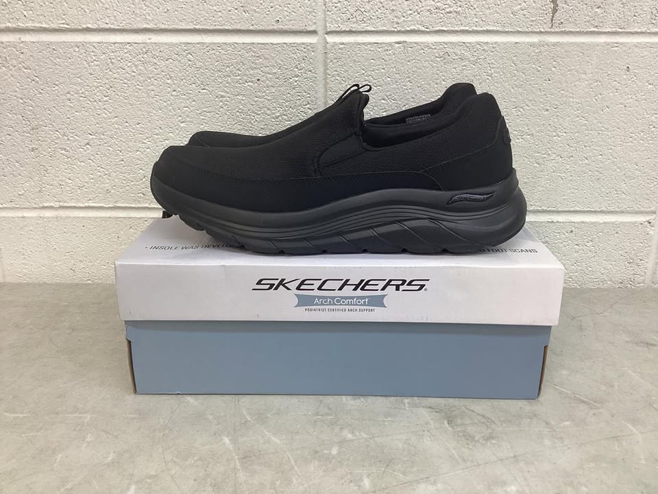 Brain new Skechers Men's Arch Comfort Flex Sneaker, Size 12