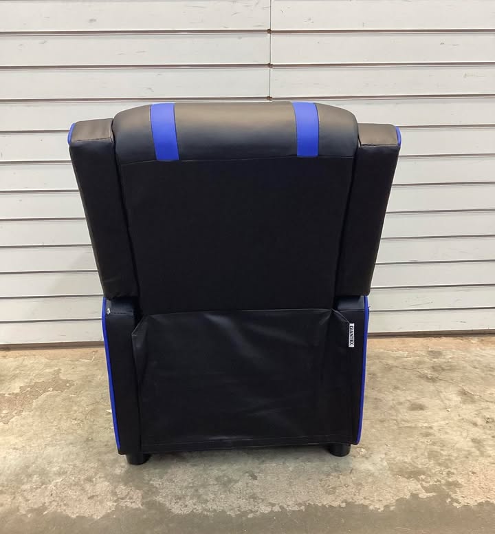 Kids Recliner Chair with Side Pockets Footrest 110-lb Capacity for Ages 3-12