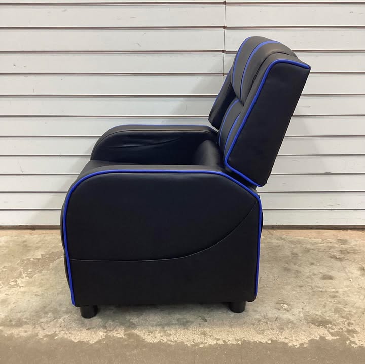 Kids Recliner Chair with Side Pockets Footrest 110-lb Capacity for Ages 3-12
