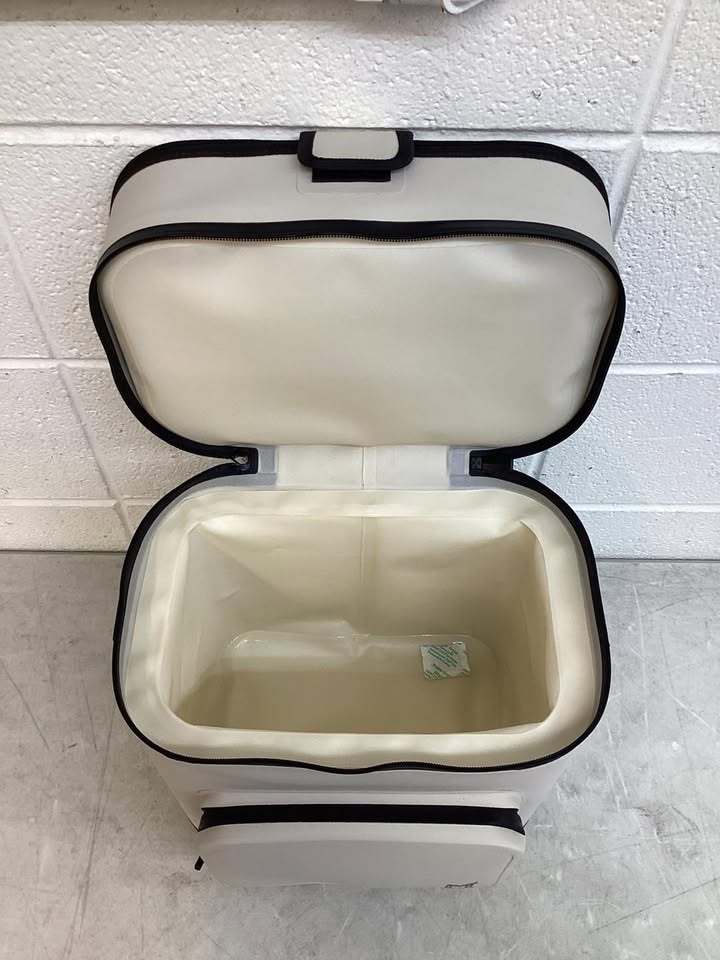 Member's Mark 16 Can Waterproof Box Cooler