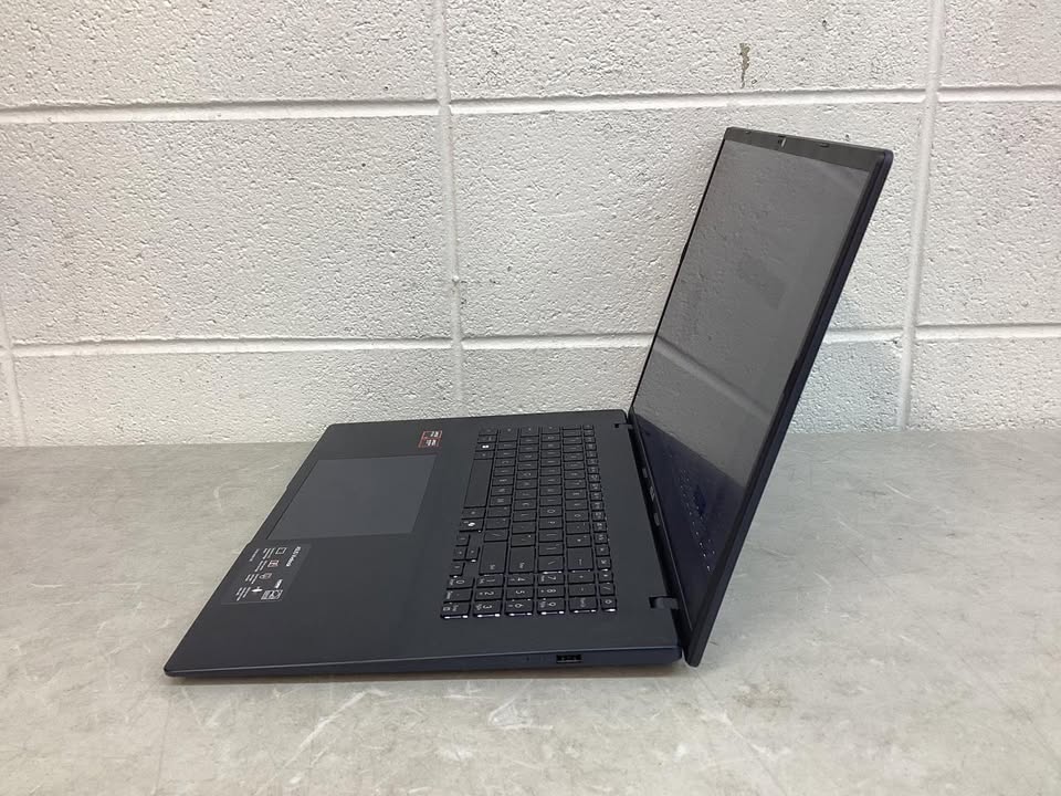 ASUS Vivobook 18” WUXGA 144Hz Laptop | AMD Ryzen 7 | 32GB RAM | 1TB SSD