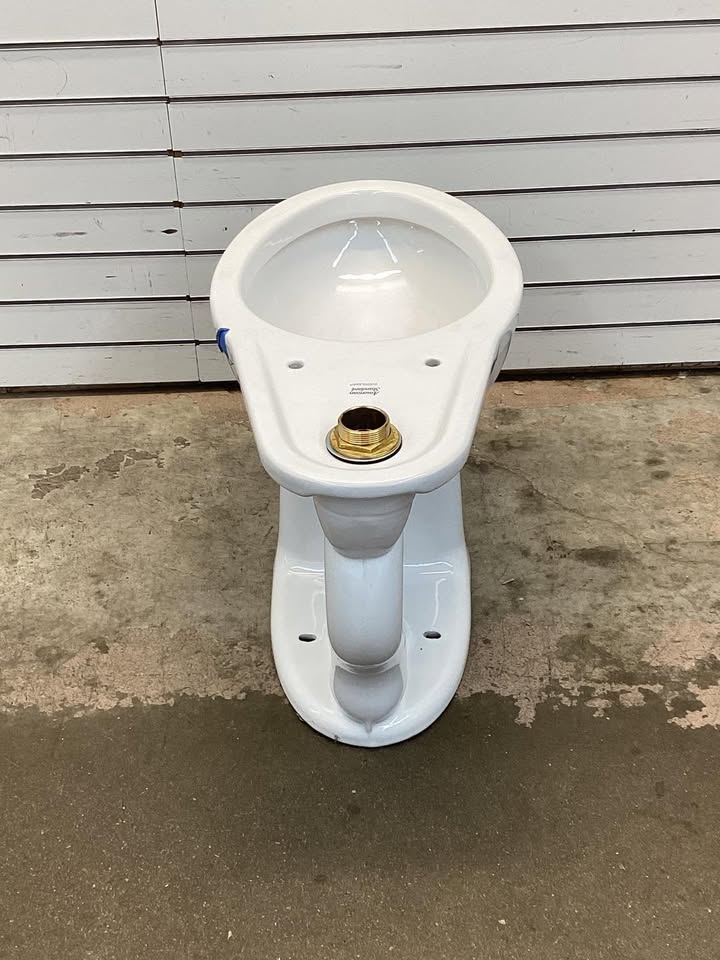 American Standard Madera ADA 1.1-1.6 gpf Universal Flushometer Toilet with EverClean