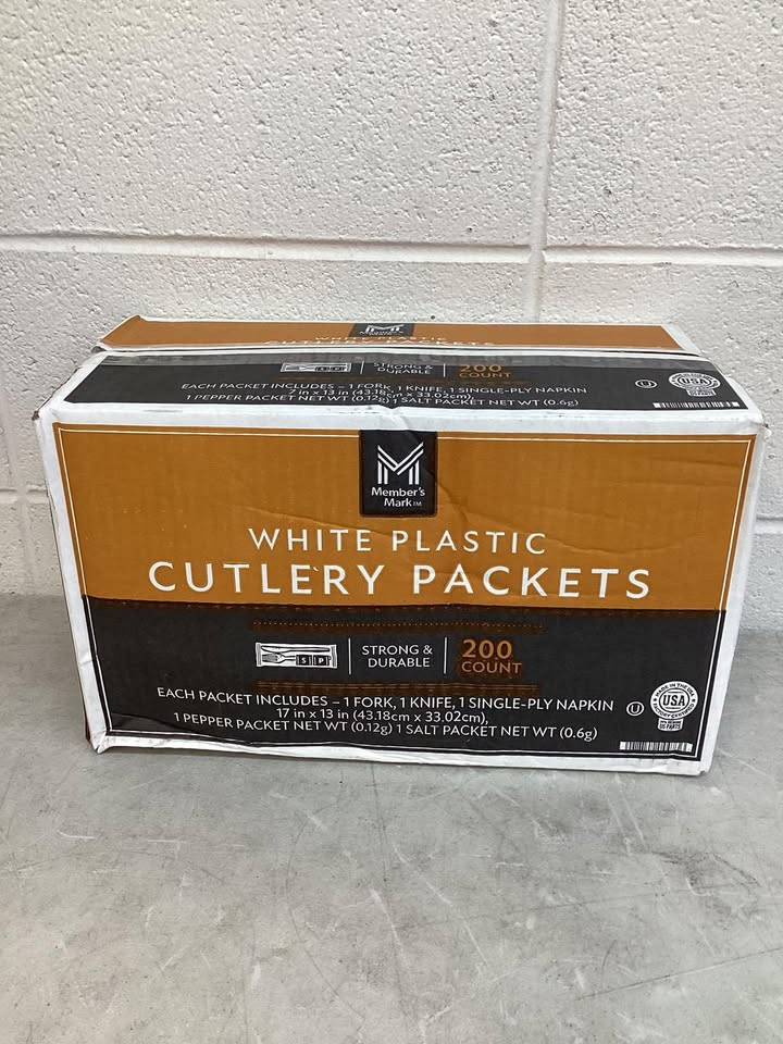 Member's Mark White Plastic Cutlery Packets 200 ct.