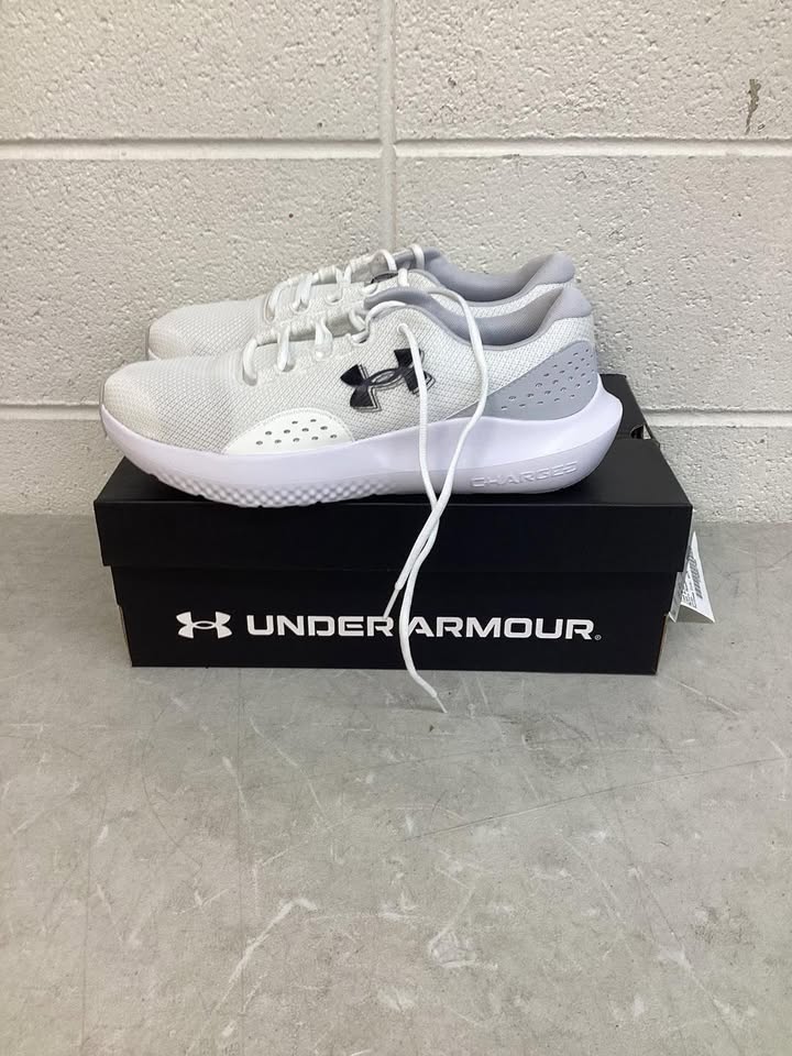 Under Armour Men's Charged Surge 4 Sneaker, Size 11.5
