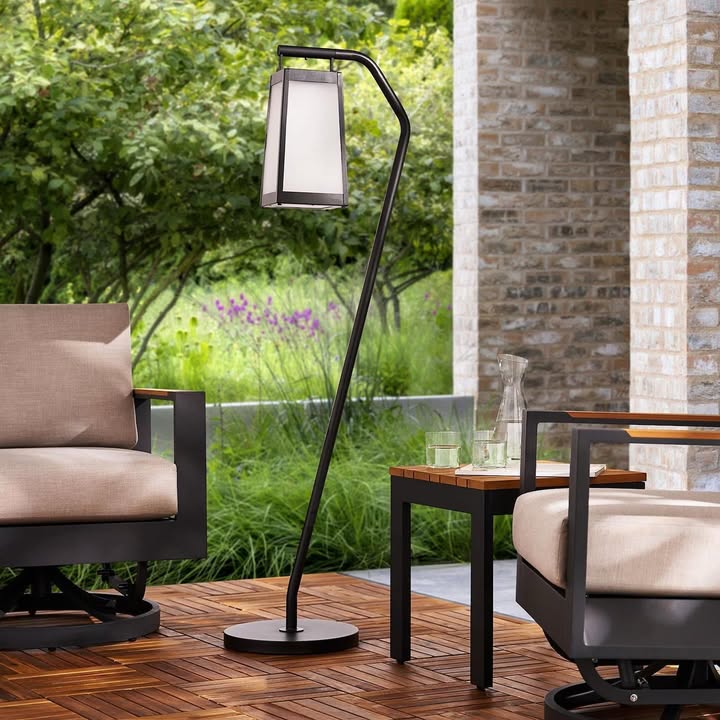 Member's Mark Vista Standing Solar & USB Floor Lamp