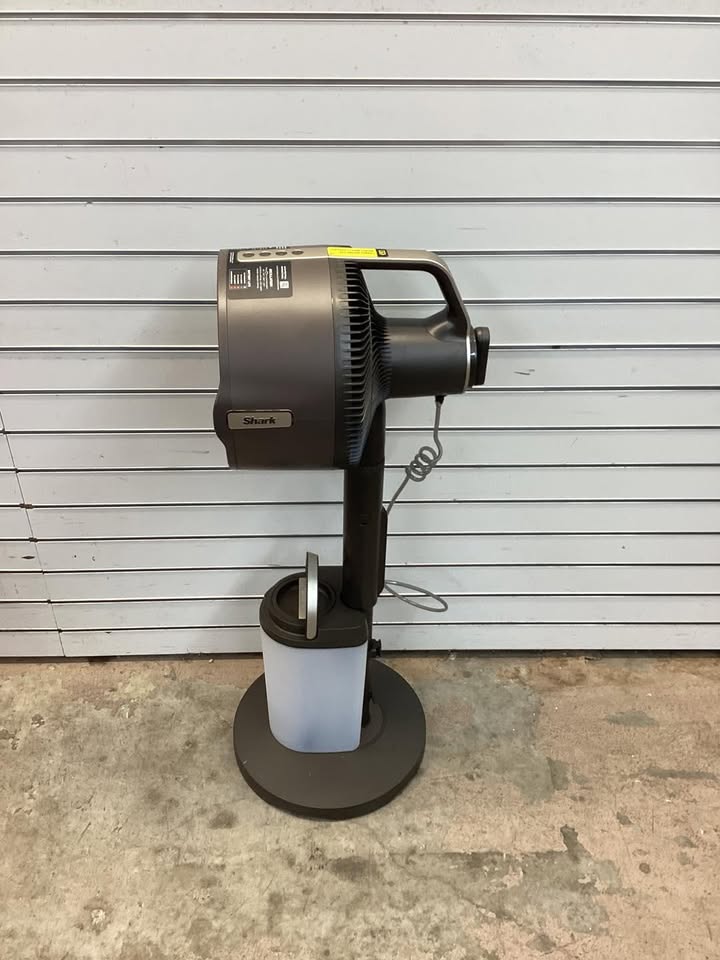 Lightly UsedShark FlexBreeze™ Pro Mist Indoor Outdoor Pedestal & Table Fan With Water Tank