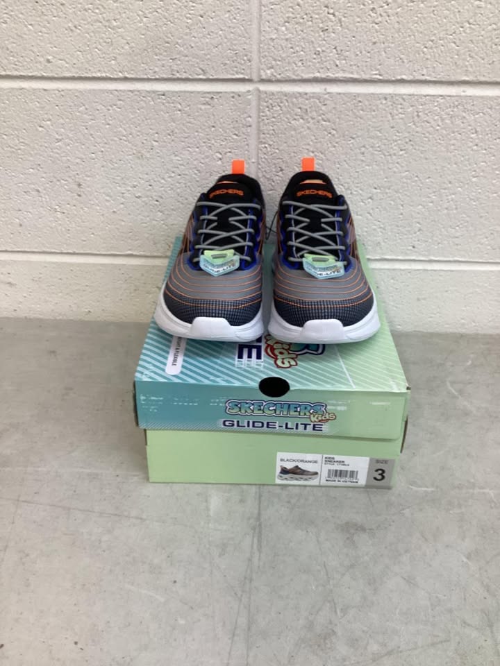 Skechers Boys Glide-Lite Sneaker, Size 3K