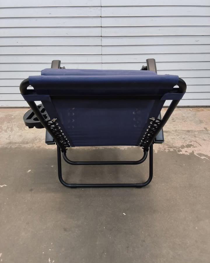 Folding Zero Gravity Recliner Patio Lounge Chair w/ Side Tray