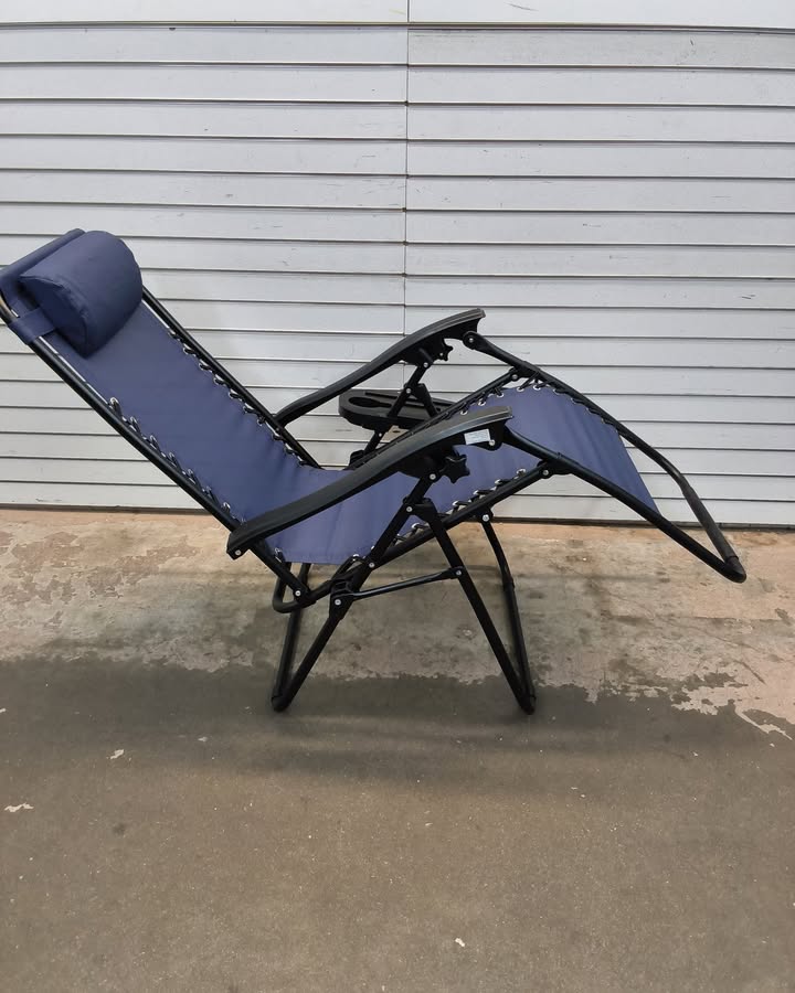 Folding Zero Gravity Recliner Patio Lounge Chair w/ Side Tray