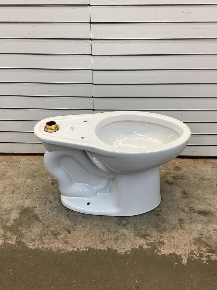 American Standard Madera ADA 1.1-1.6 gpf Universal Flushometer Toilet with EverClean