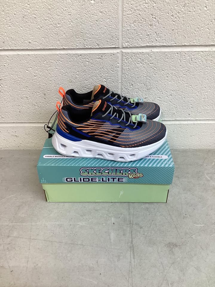 Skechers Boys Glide-Lite Sneaker, Size 3K