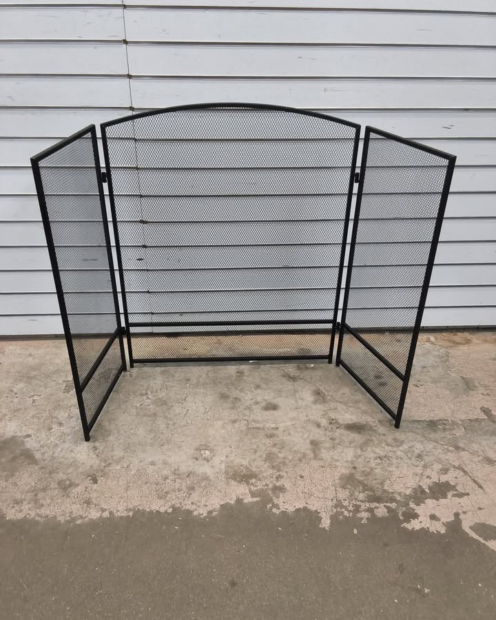 Best Choice Products 47.5x27.25in 3-Panel Steel Mesh Fireplace Screen