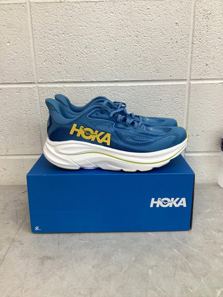 Hoka Men's Clifton 10 Sneakers, Size 11