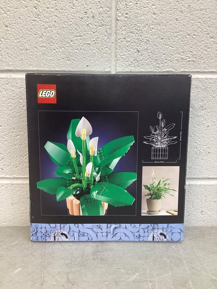 LEGO Botanicals Peace Lily Flower Room Decor Building Set, 474 pc.