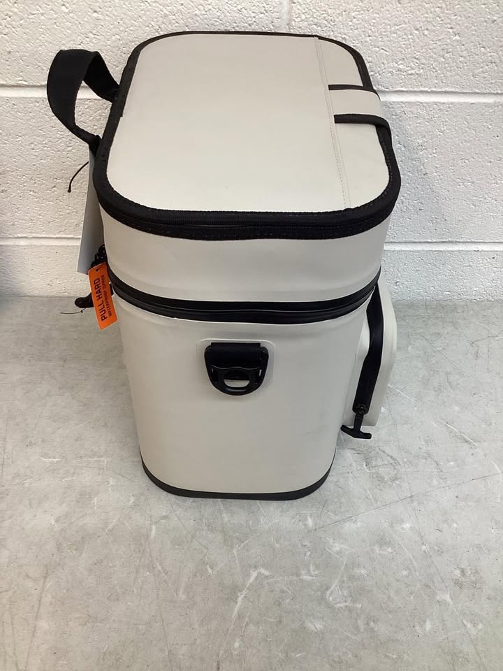 Member's Mark 16 Can Waterproof Box Cooler