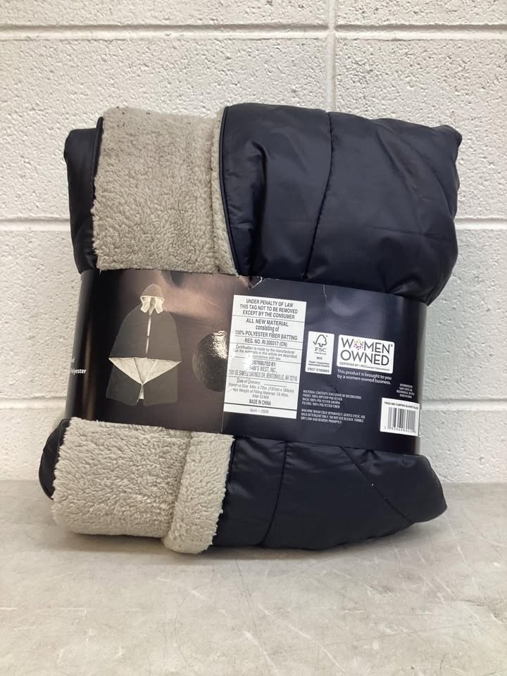 Member's Mark Camping Blanket with Detachable Hood