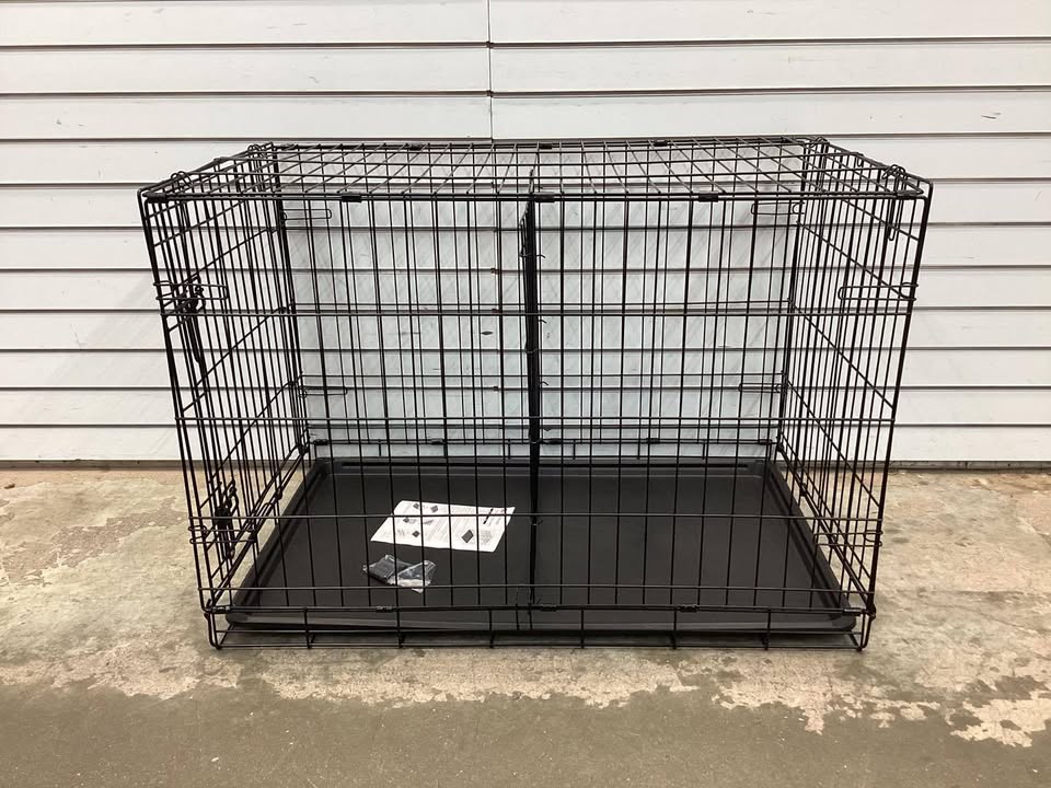 Rampart Medium Wire Pet Crate