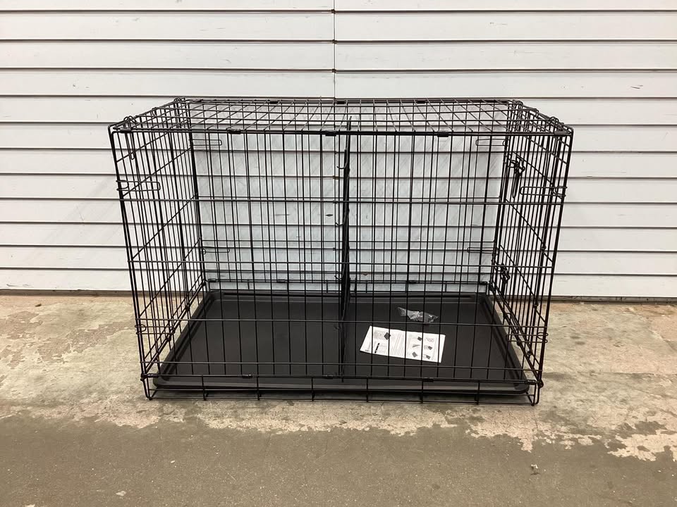 Rampart Medium Wire Pet Crate