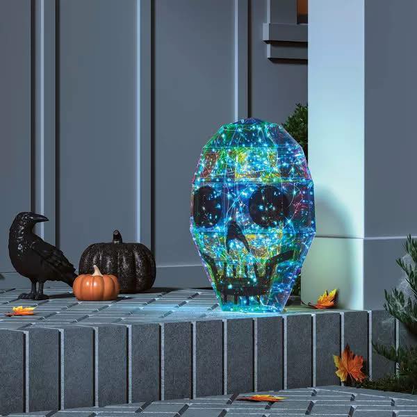 Hyde & EEK! Boutique 16" Narrow Iridescent Skull 3D Modular Light Structure