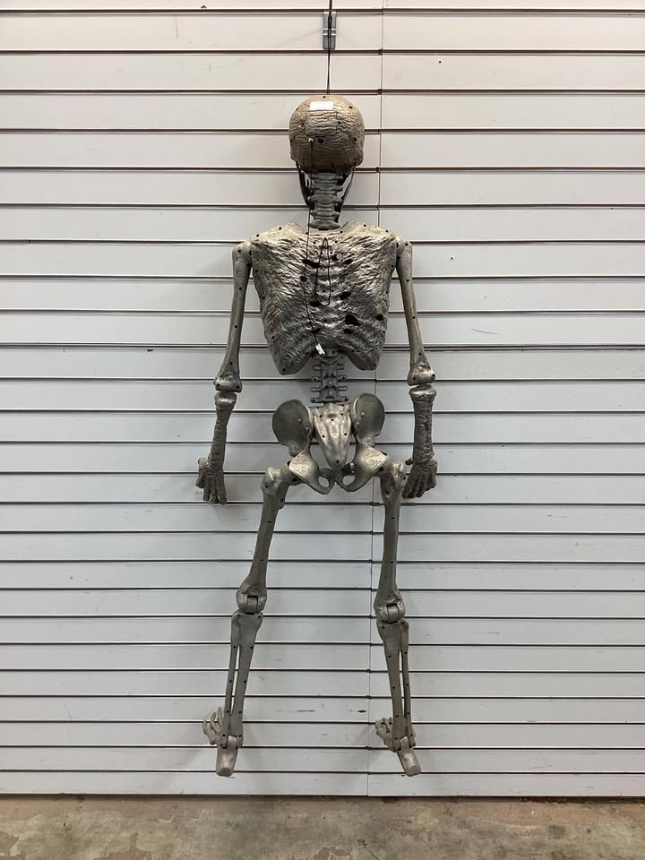 Home Accent Holiday 5 FT Ultra Posable Rotting Corpse Halloween Decor