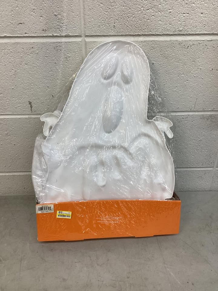 18pc Ghosts Scene Setter Halloween Decorative Prop Kit - Hyde and EEK! Boutique