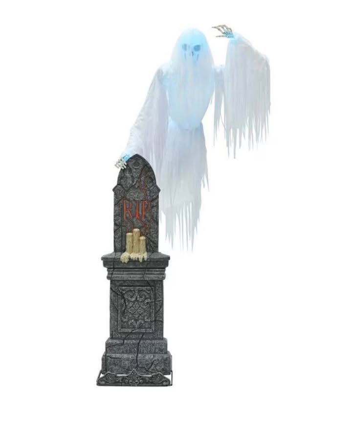 Member's Mark 9' Pre-Lit Animated Ghostly Skeleton