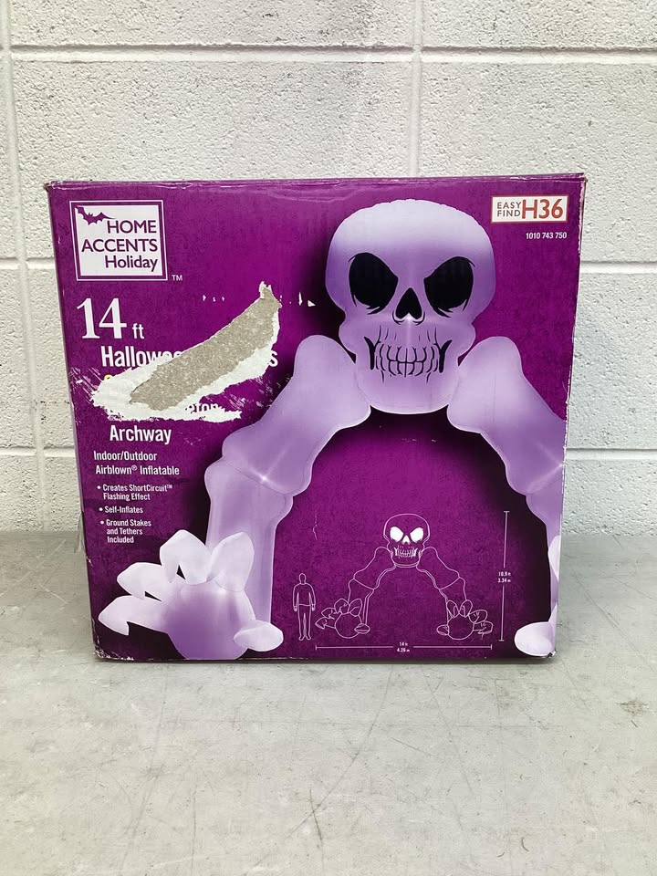 Home Accents 14 ft Giant-Sized LED Skeleton Archway Skull