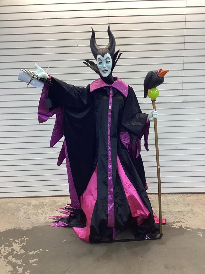 6.5 FT Animated LED Maleficent