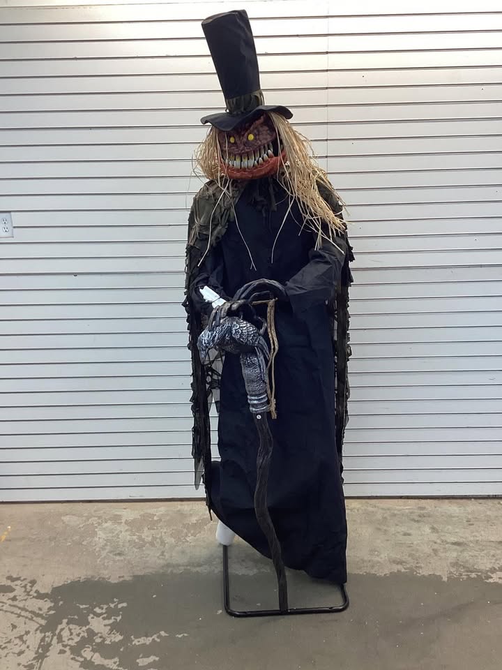 7 FT Grave & Bones Animated LED Guardian of the Gourds