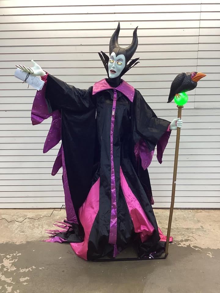 6.5 FT Animated LED Maleficent