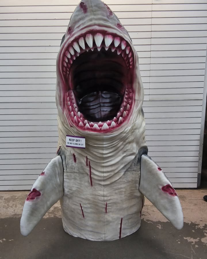 7 ft Dead Water LED Megalodon Shark