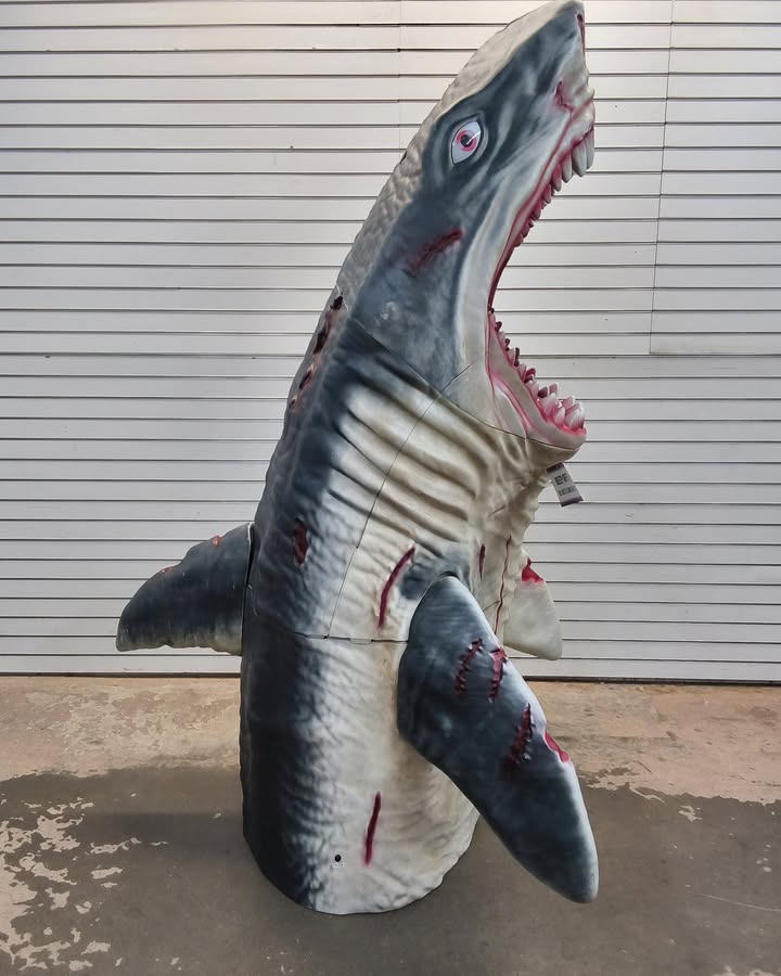 7 ft Dead Water LED Megalodon Shark