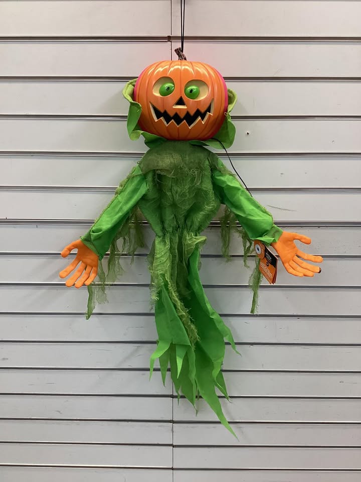 Hyde & EEK! Boutique Wall Hanging Gordo Pumpkin