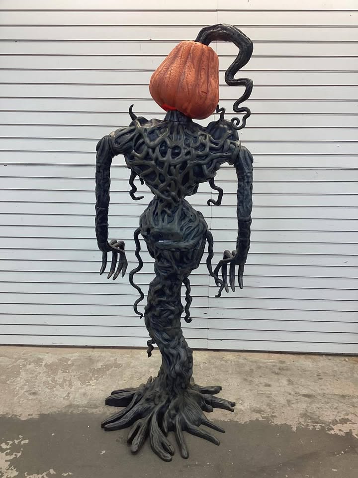 6.5 FT Wicked Woods LED Pumpkin Vine Creature