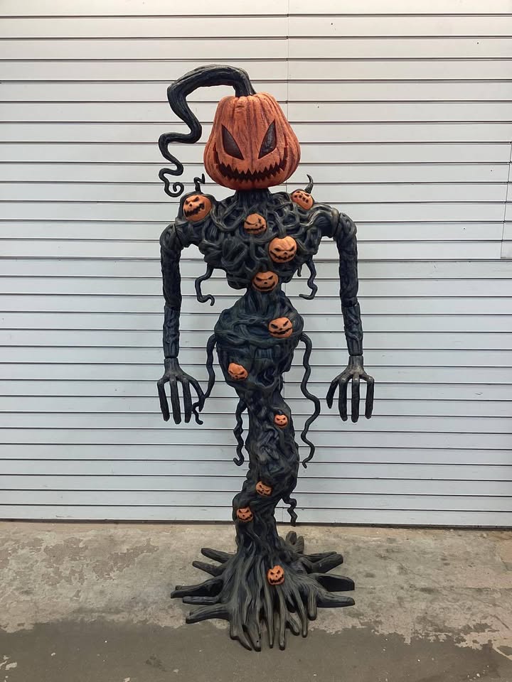 6.5 FT Wicked Woods LED Pumpkin Vine Creature