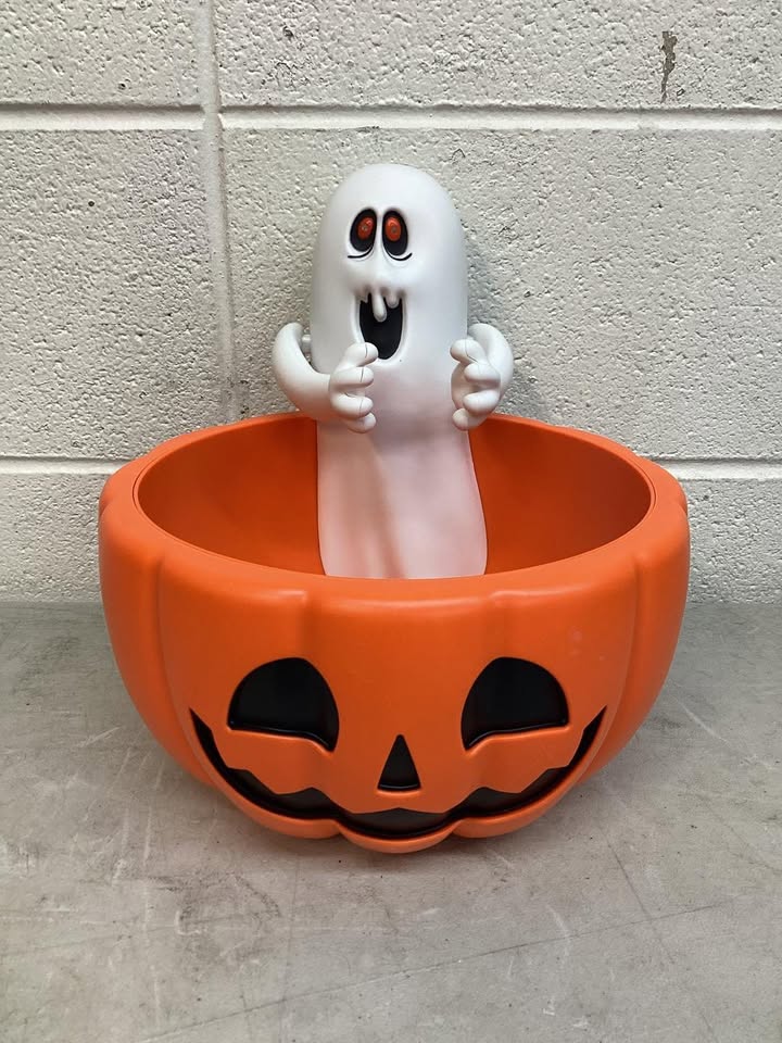 Hyde & EEK! Boutique Light Up Jack-O-Lantern Halloween Candy Bowl