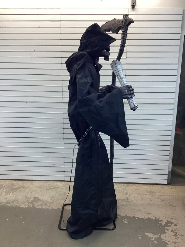 7.5 FT Grave & Bones Animated LED Fiery Reaper