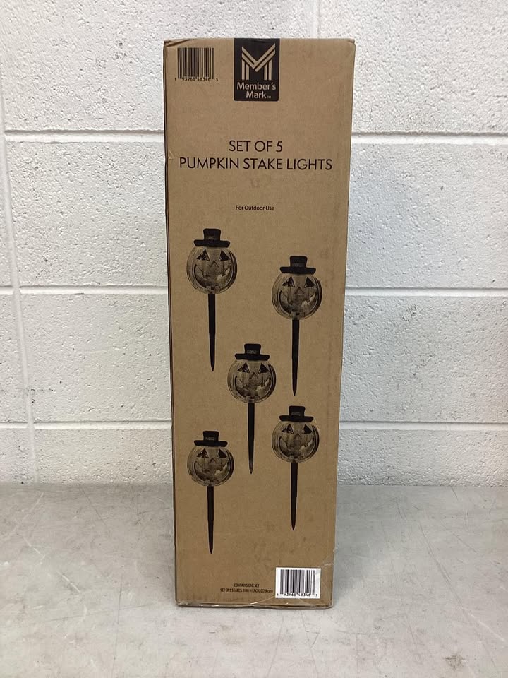 Member's Mark Pumpkin Lawn Stakes, Set of 5