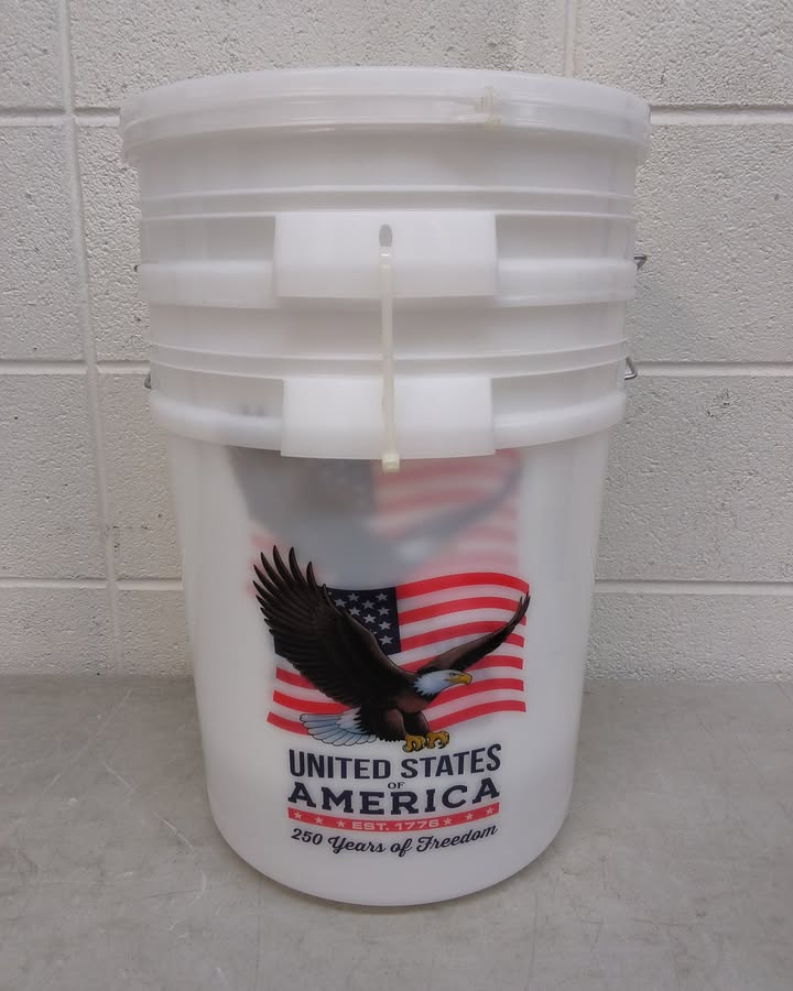 Sam’s Club Americana 5 Gallon Bucket with Lid, 2 Pack