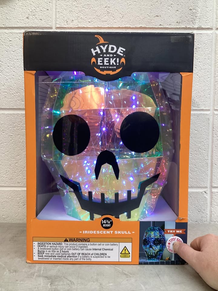 Hyde & EEK! Boutique 16" Narrow Iridescent Skull 3D Modular Light Structure