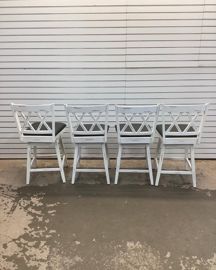 38 in. H Set of 4 Barstools Swivel Counter Height Chairs w/Rubber Wood Legs White