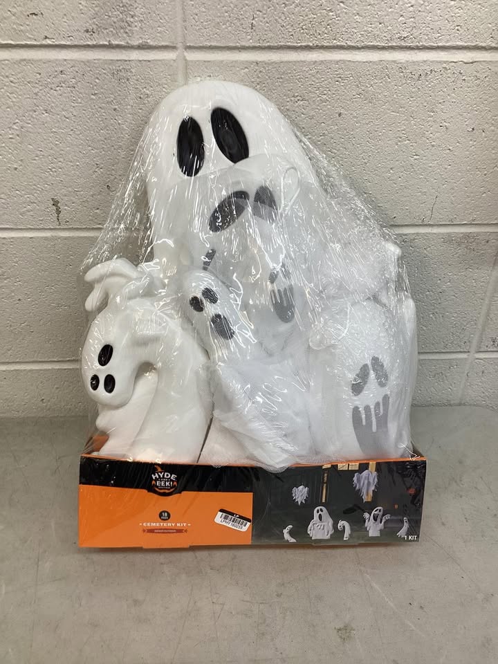 18pc Ghosts Scene Setter Halloween Decorative Prop Kit - Hyde and EEK! Boutique