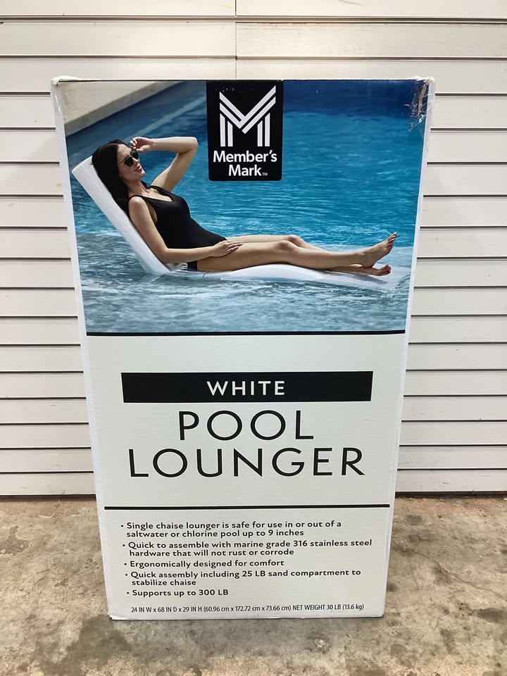 Member's Mark Pool Lounger