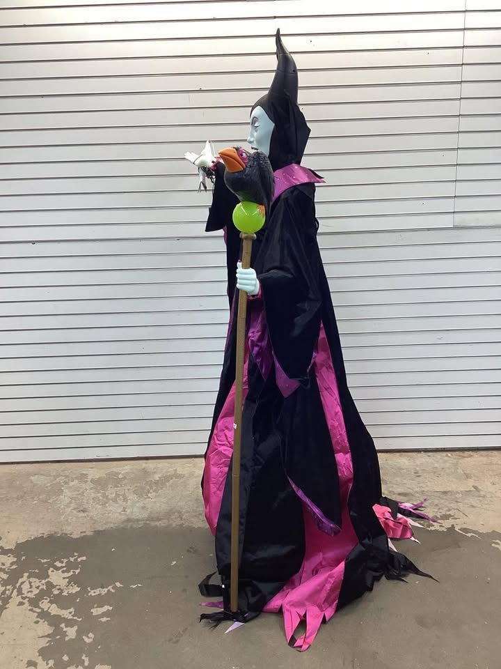 6.5 FT Animated LED Maleficent