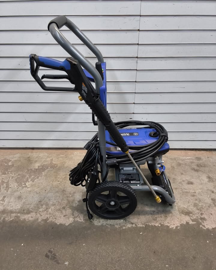 Westinghouse 2700 Max PSI 1.76 Max GPM Electric Pressure Washer