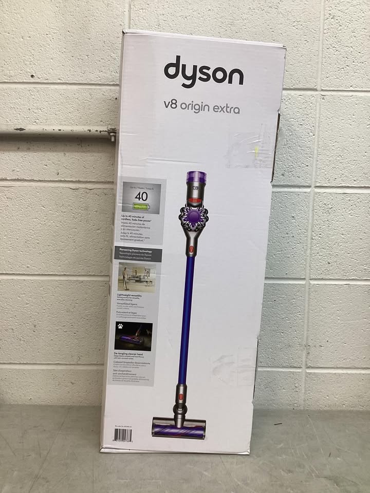 Dyson V8 Cyclone Cordless Vacuum with Anti-Tangle Brush